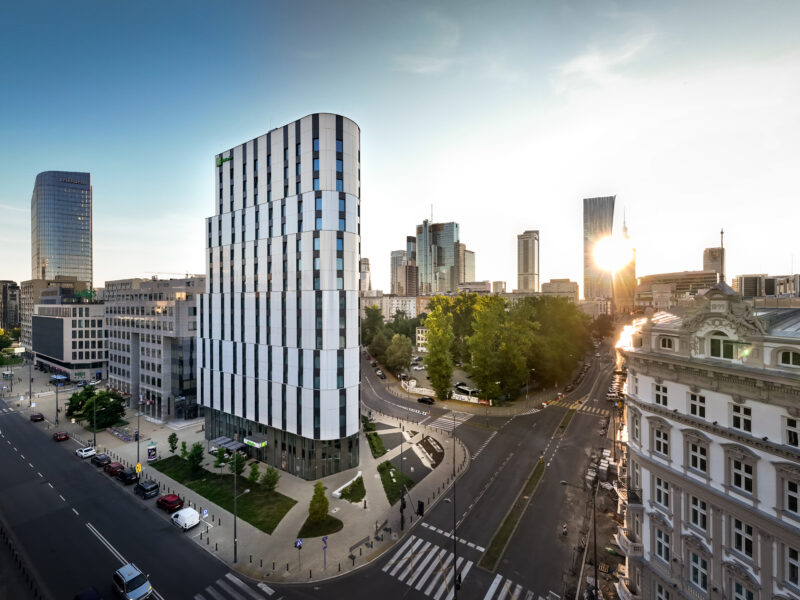 Holiday Inn Warsaw &mdash; exterior
